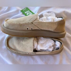 Sanuk Casual Slip-On Canvas Shoes in Beige New With Tags! Womens Size 7